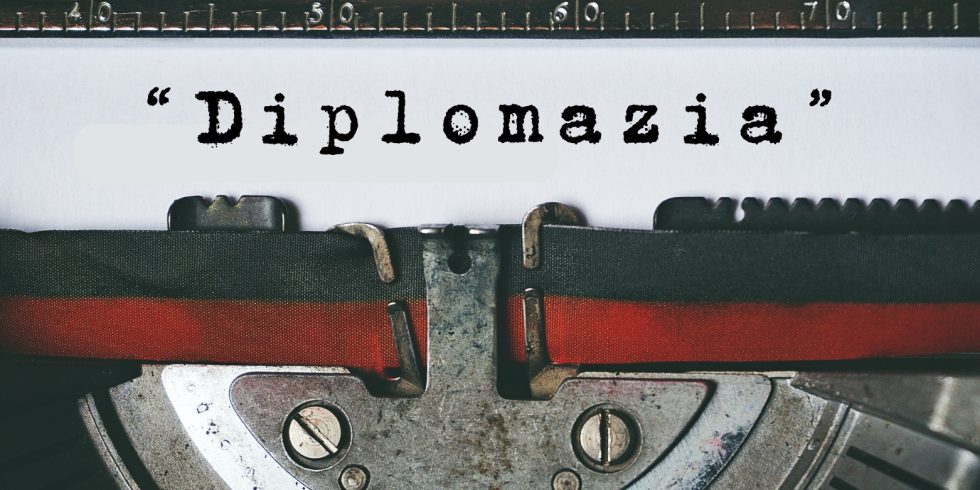 Copertina dell’editoriale «Diplomazia»